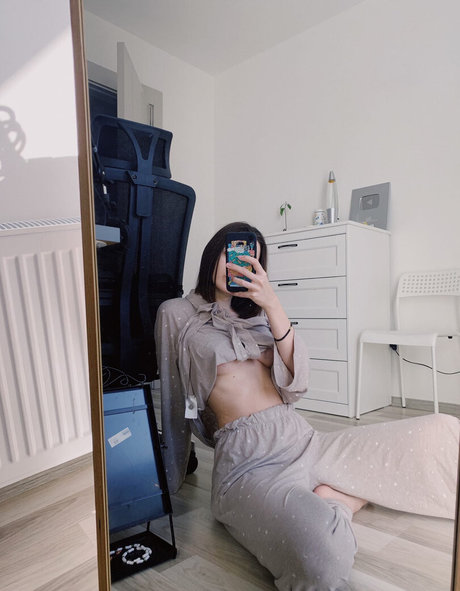 Nacktes geleaktes OnlyFans-Foto von Summermur