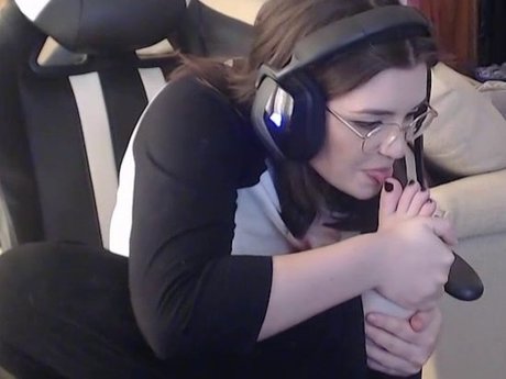 Nacktes geleaktes OnlyFans-Foto von Poopernoodle