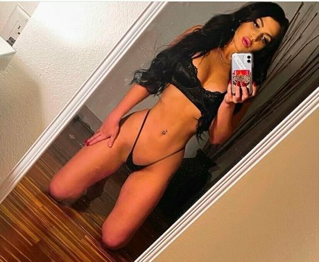 Nacktes geleaktes OnlyFans-Foto von Alexapayne
