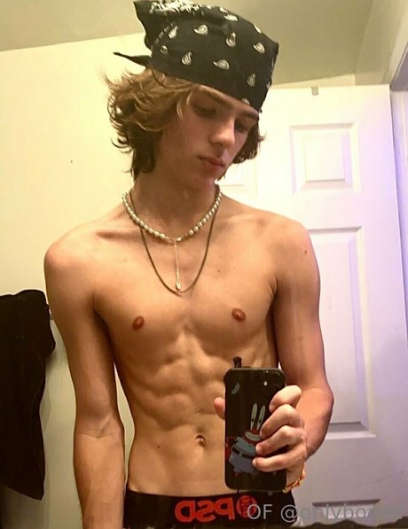 Nacktes geleaktes OnlyFans-Foto von Onlybonez