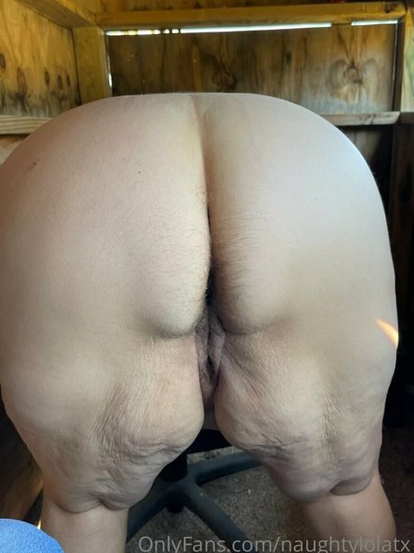 Nacktes geleaktes OnlyFans-Foto von Naughtylolatx