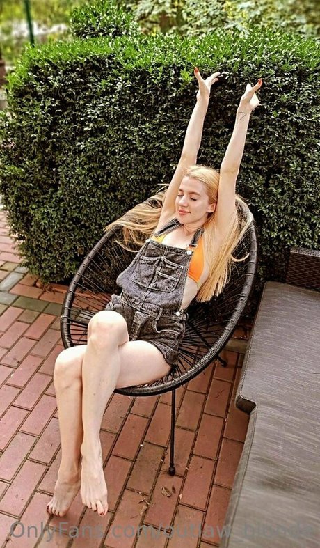 Outlawblonde