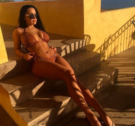 Nacktes geleaktes OnlyFans-Foto von Sarah Love Macdonald