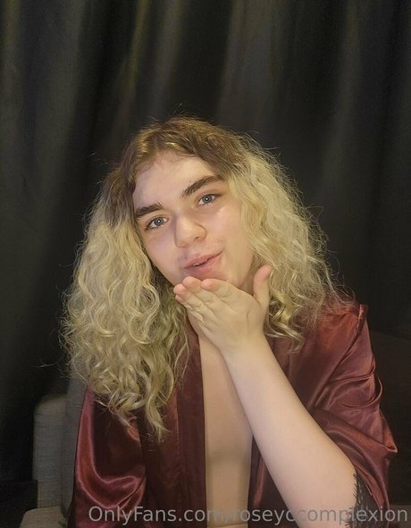 Roseyccomplexion