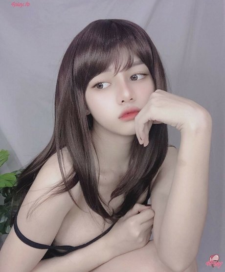 Nacktes geleaktes OnlyFans-Foto von Violet Airis