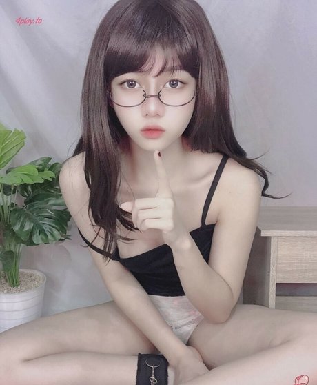 Nacktes geleaktes OnlyFans-Foto von Violet Airis