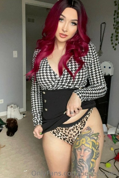 Nacktes geleaktes OnlyFans-Foto von Bellecurves