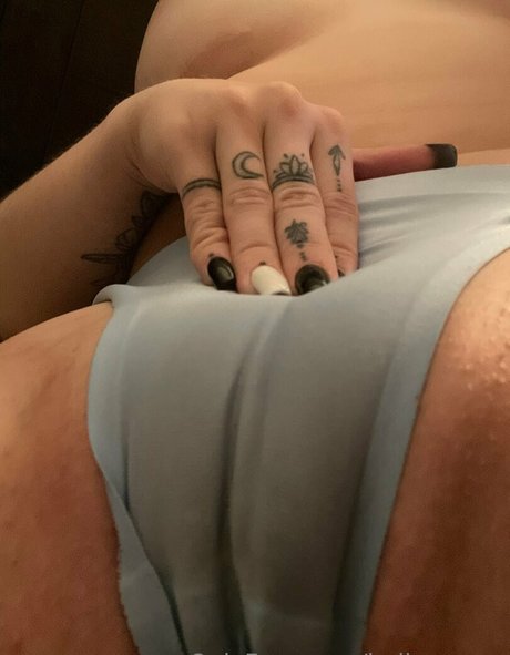 Nacktes geleaktes OnlyFans-Foto von Bellecurves