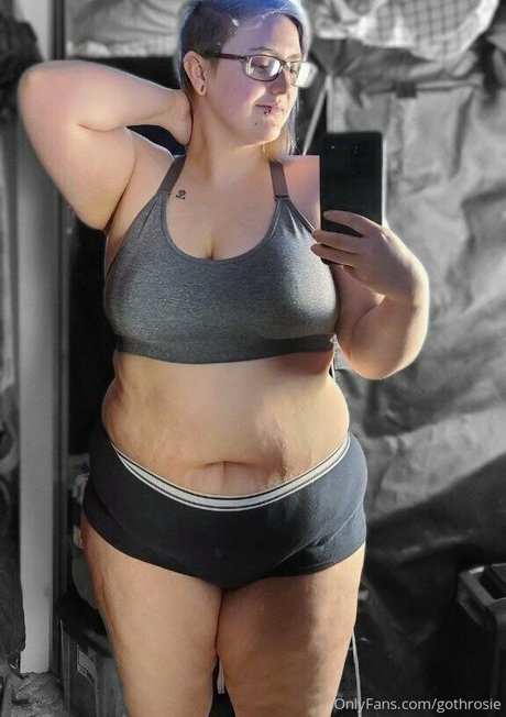 Nacktes geleaktes OnlyFans-Foto von Gothrosie