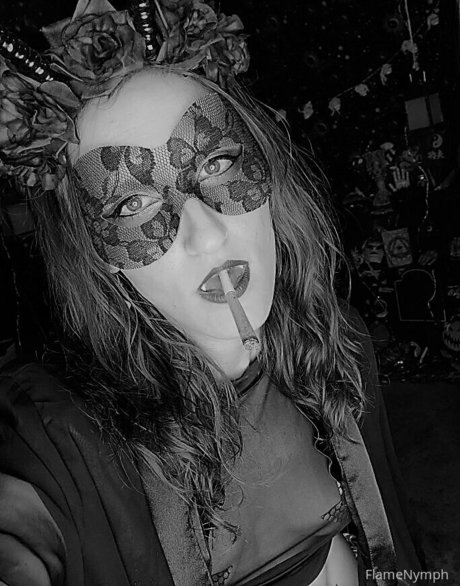 Nacktes geleaktes OnlyFans-Foto von Flamenymph