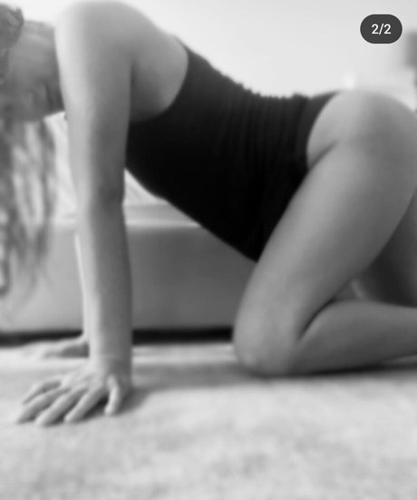Nacktes geleaktes OnlyFans-Foto von Moon Bloodgood