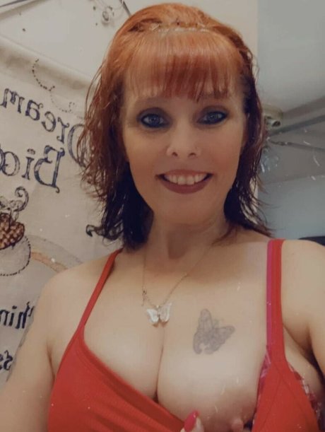 Nacktes geleaktes OnlyFans-Foto von Horneywifepremium