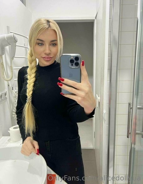 Nacktes geleaktes OnlyFans-Foto von Alicedollyua