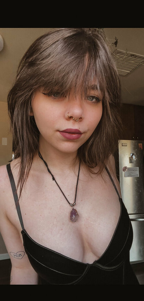 Nacktes geleaktes OnlyFans-Foto von Nikkiinatural