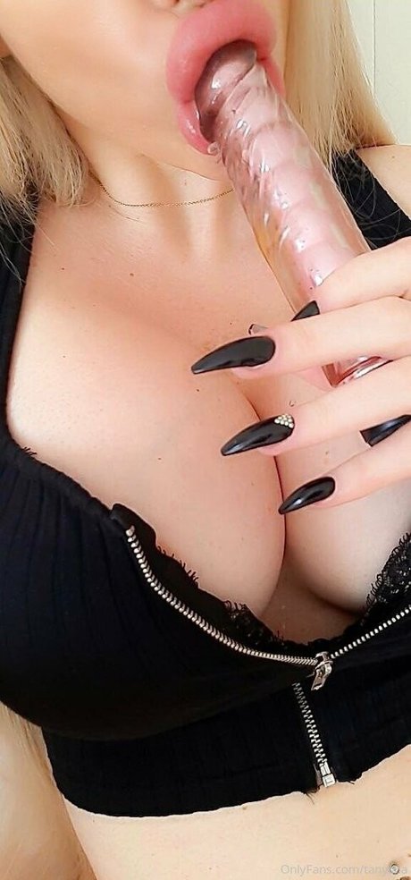 Nacktes geleaktes OnlyFans-Foto von Hottanuysha