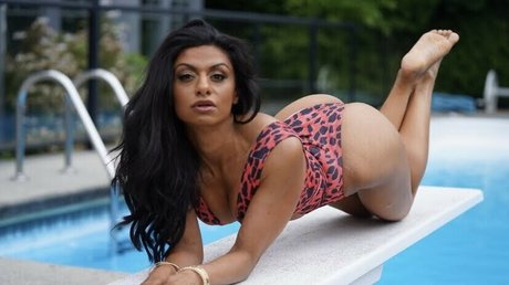 Nacktes geleaktes OnlyFans-Foto von Skinnyroti