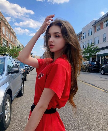 Nacktes geleaktes OnlyFans-Foto von Elina Karimova