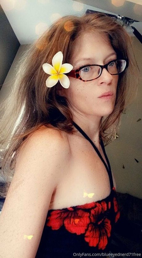 Nacktes geleaktes OnlyFans-Foto von Blueeyednerd71free