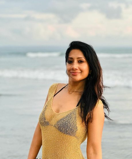 Nacktes geleaktes OnlyFans-Foto von Reshmin Chowdhury