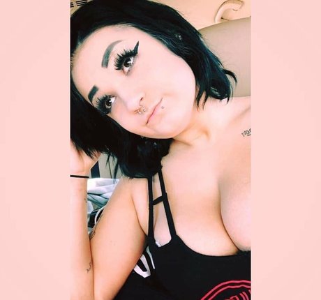 Nacktes geleaktes OnlyFans-Foto von Sexxmetalxbarbiex
