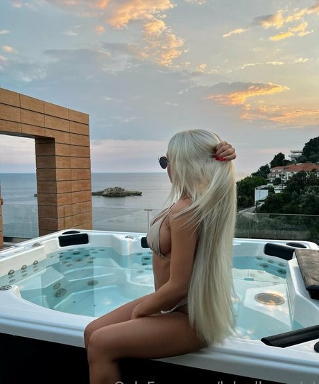 Nacktes geleaktes OnlyFans-Foto von Lolaellemodel