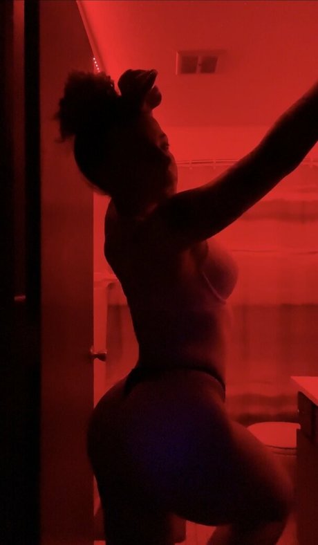 Nacktes geleaktes OnlyFans-Foto von Lilylightskin