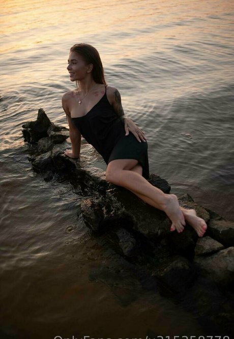 Nacktes geleaktes OnlyFans-Foto von Juliawind