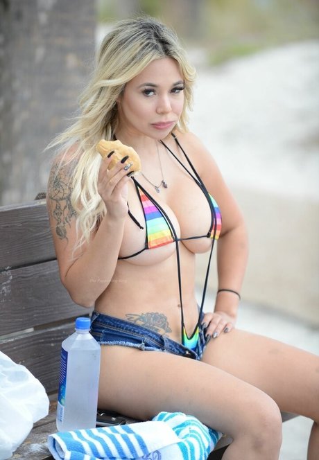 Nacktes geleaktes OnlyFans-Foto von Bella Bunnie Amor