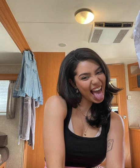 Nacktes geleaktes OnlyFans-Foto von Aulii Cravalho