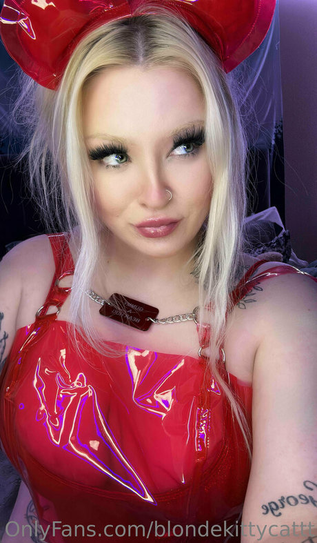 Nacktes geleaktes OnlyFans-Foto von Blondekittycattt