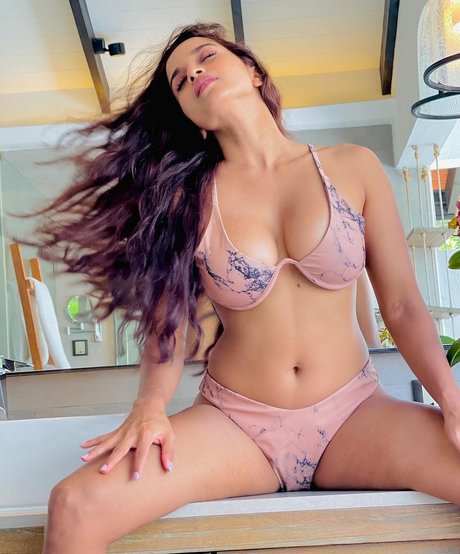 Nacktes geleaktes OnlyFans-Foto von Pooja Bhalekar