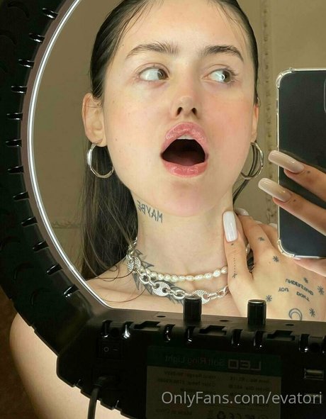 Nacktes geleaktes OnlyFans-Foto von Savageeva