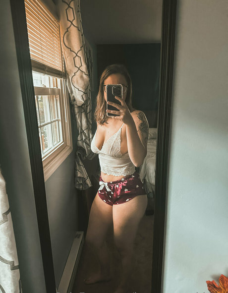 Nacktes geleaktes OnlyFans-Foto von Browneyedkitty