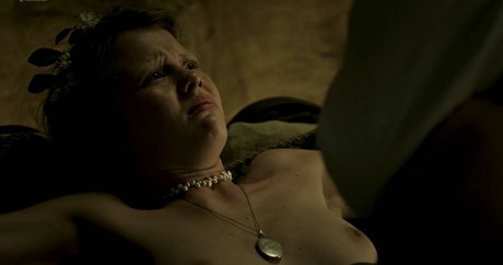 Nacktes geleaktes OnlyFans-Foto von Mia Goth
