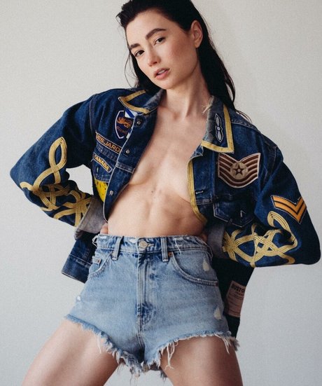 Nacktes geleaktes OnlyFans-Foto von Marinamazepa