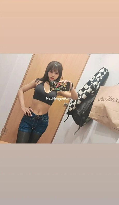 Nacktes geleaktes OnlyFans-Foto von Kuro Emma