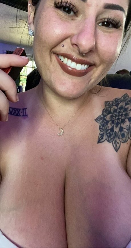 Nacktes geleaktes OnlyFans-Foto von Theoamilf