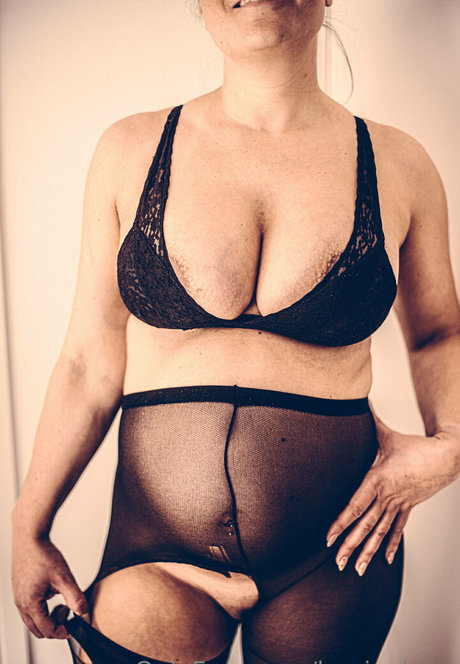 Nacktes geleaktes OnlyFans-Foto von Luminainen