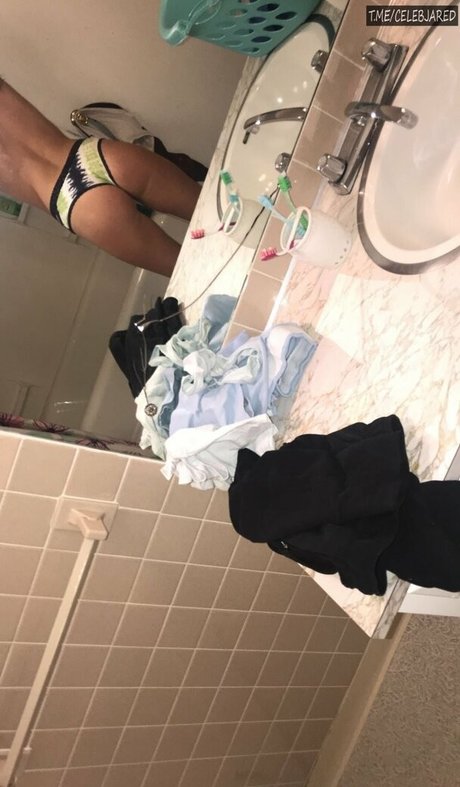 Nacktes geleaktes OnlyFans-Foto von Emmie Garver