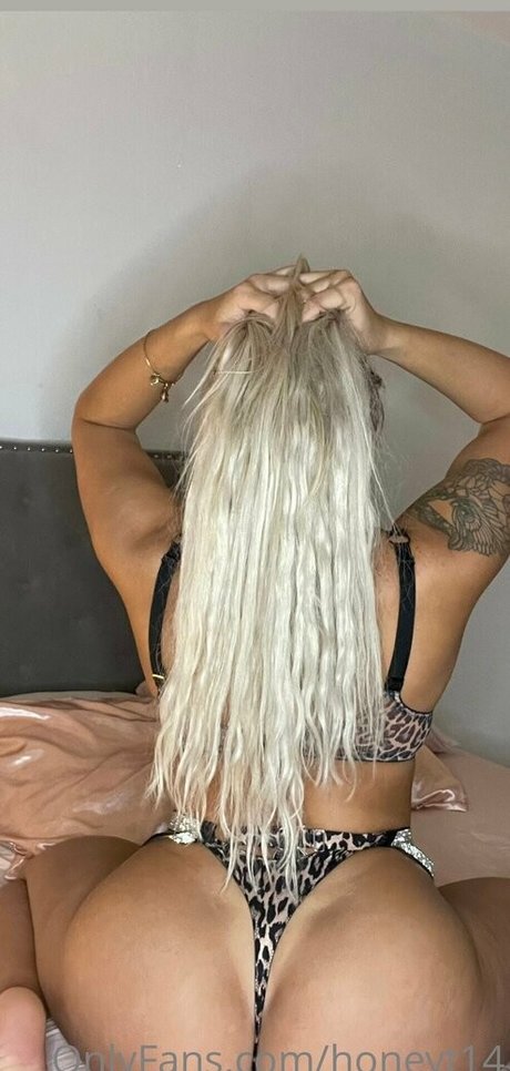 Nacktes geleaktes OnlyFans-Foto von Honeyt14