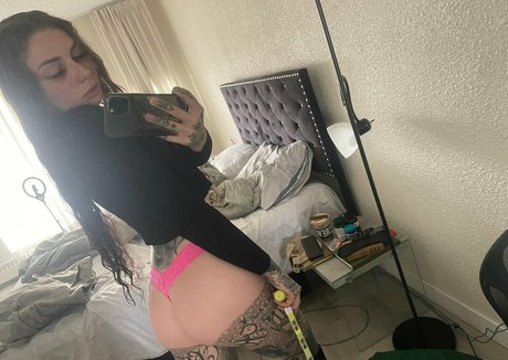 Nacktes geleaktes OnlyFans-Foto von Blazedbratfree