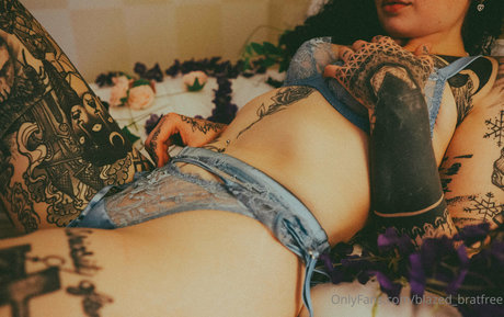 Nacktes geleaktes OnlyFans-Foto von Blazedbratfree