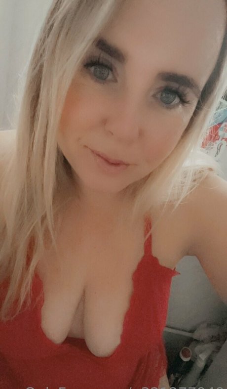 Nacktes geleaktes OnlyFans-Foto von Smilelaughshine