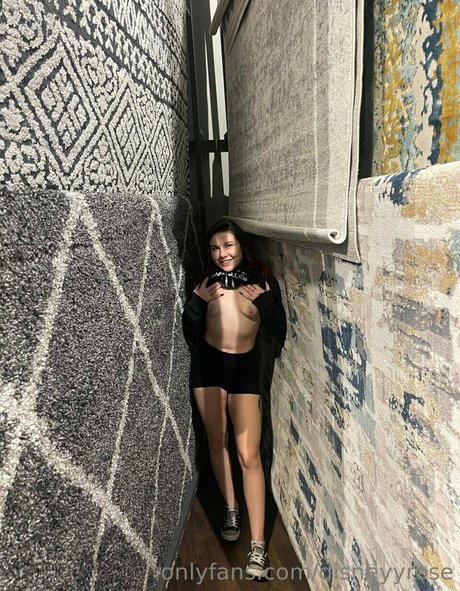 Nacktes geleaktes OnlyFans-Foto von Disneyy Rose