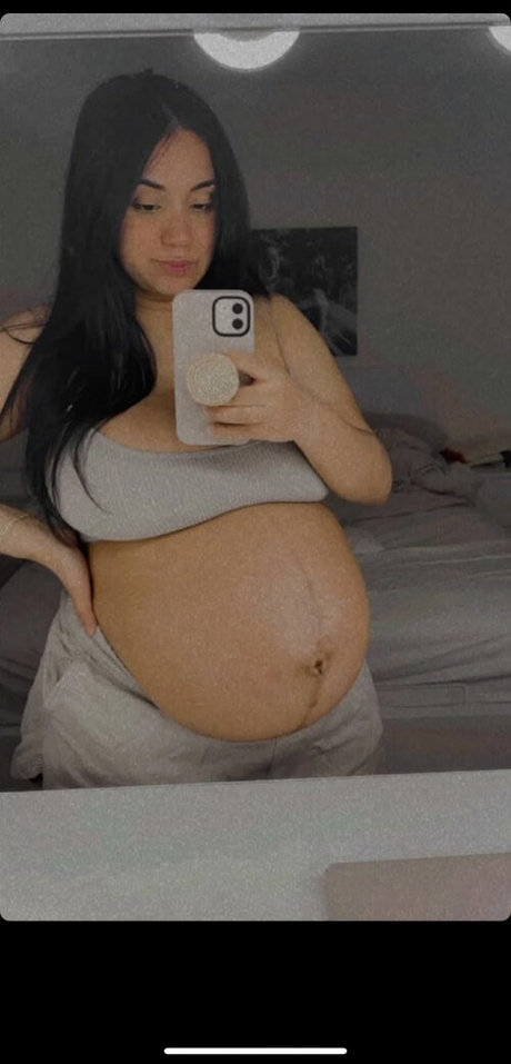Nacktes geleaktes OnlyFans-Foto von Mynamesydalia