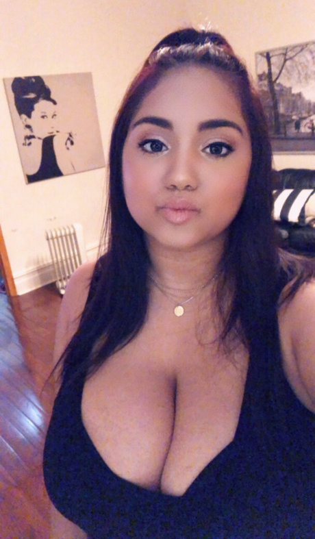 Nacktes geleaktes OnlyFans-Foto von Mynamesydalia