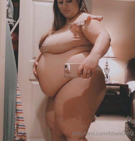Nacktes geleaktes OnlyFans-Foto von Bbwkbella