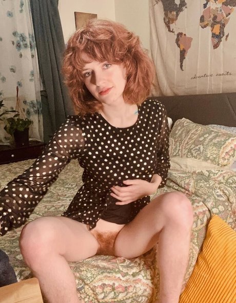 Nacktes geleaktes OnlyFans-Foto von Peachfuzzpositivity