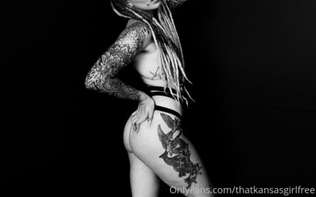 Nacktes geleaktes OnlyFans-Foto von Thatkansasgirlfree
