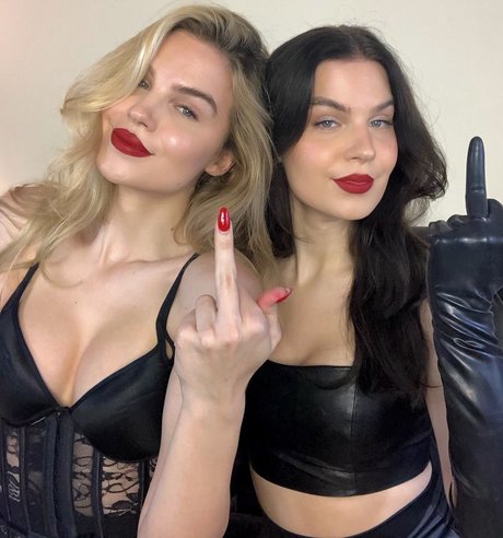 Nacktes geleaktes OnlyFans-Foto von Thesupremesisters